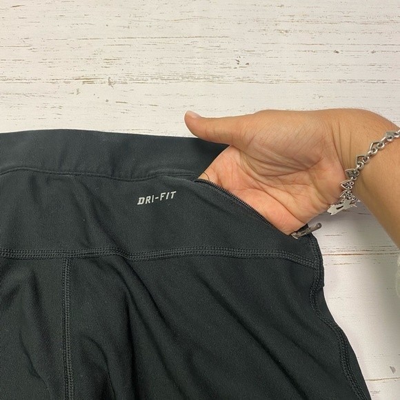 Nike Cropped Dri-Fit Capri Leggings - Picture 7 of 14